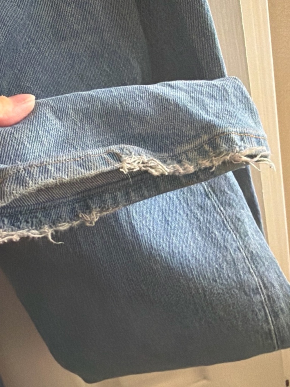 Abercrombie & Fitch Women’s Crossover Light Wash Straight Jeans - Picture 7 of 8